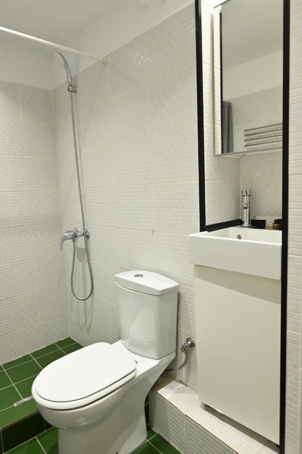 Nueva Era @ Heart , Romvis Apartmán Atény